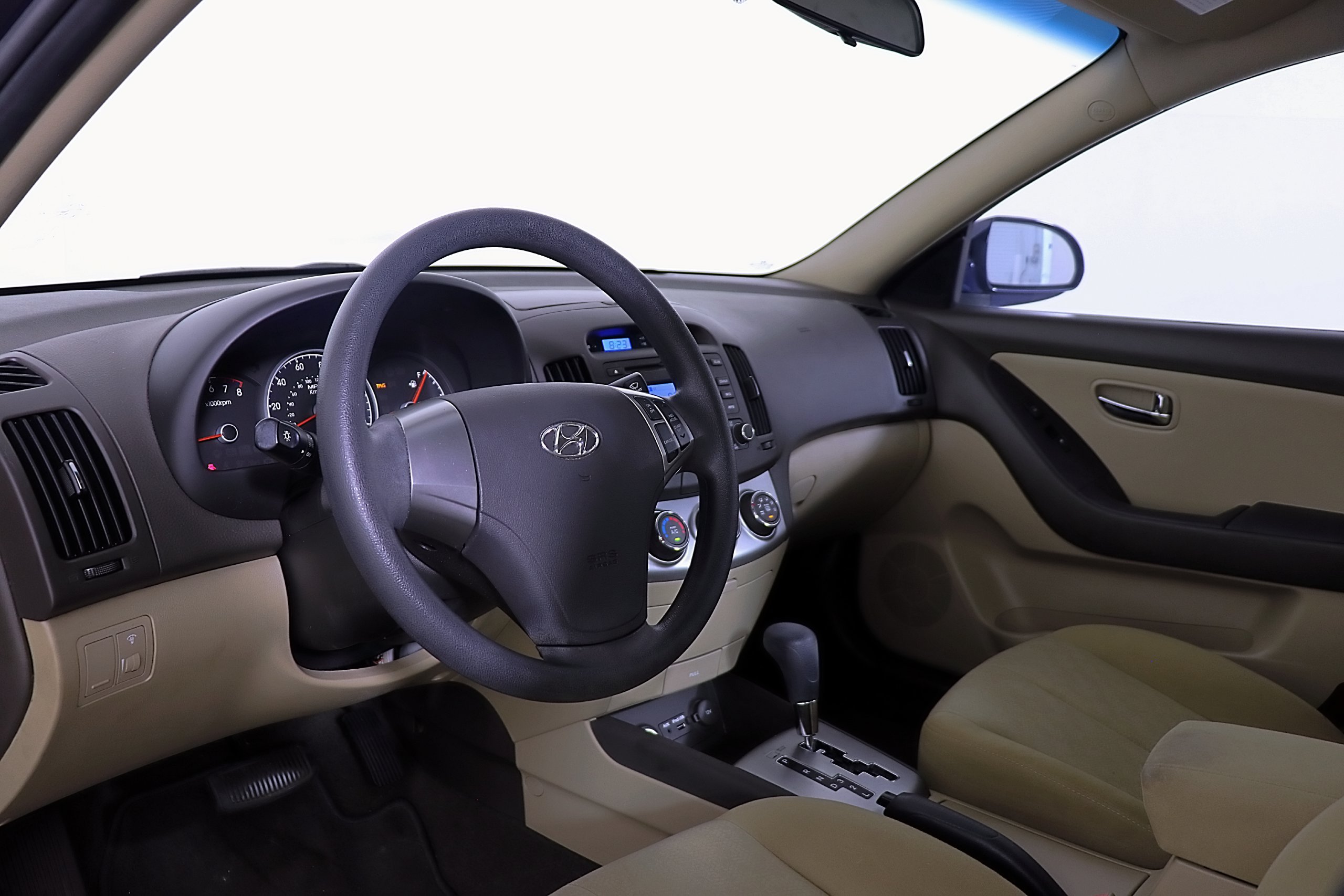 Used 2010 Hyundai Elantra GLS FWD image 24