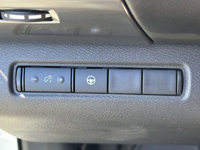 Used 2024 Nissan Pathfinder Rock Creek AWD/4WD image 13