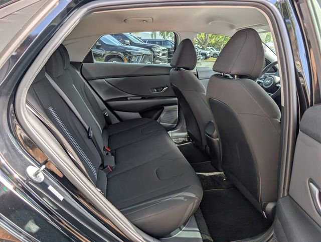 Used 2023 Hyundai Elantra SEL w/ Convenience Package image 19
