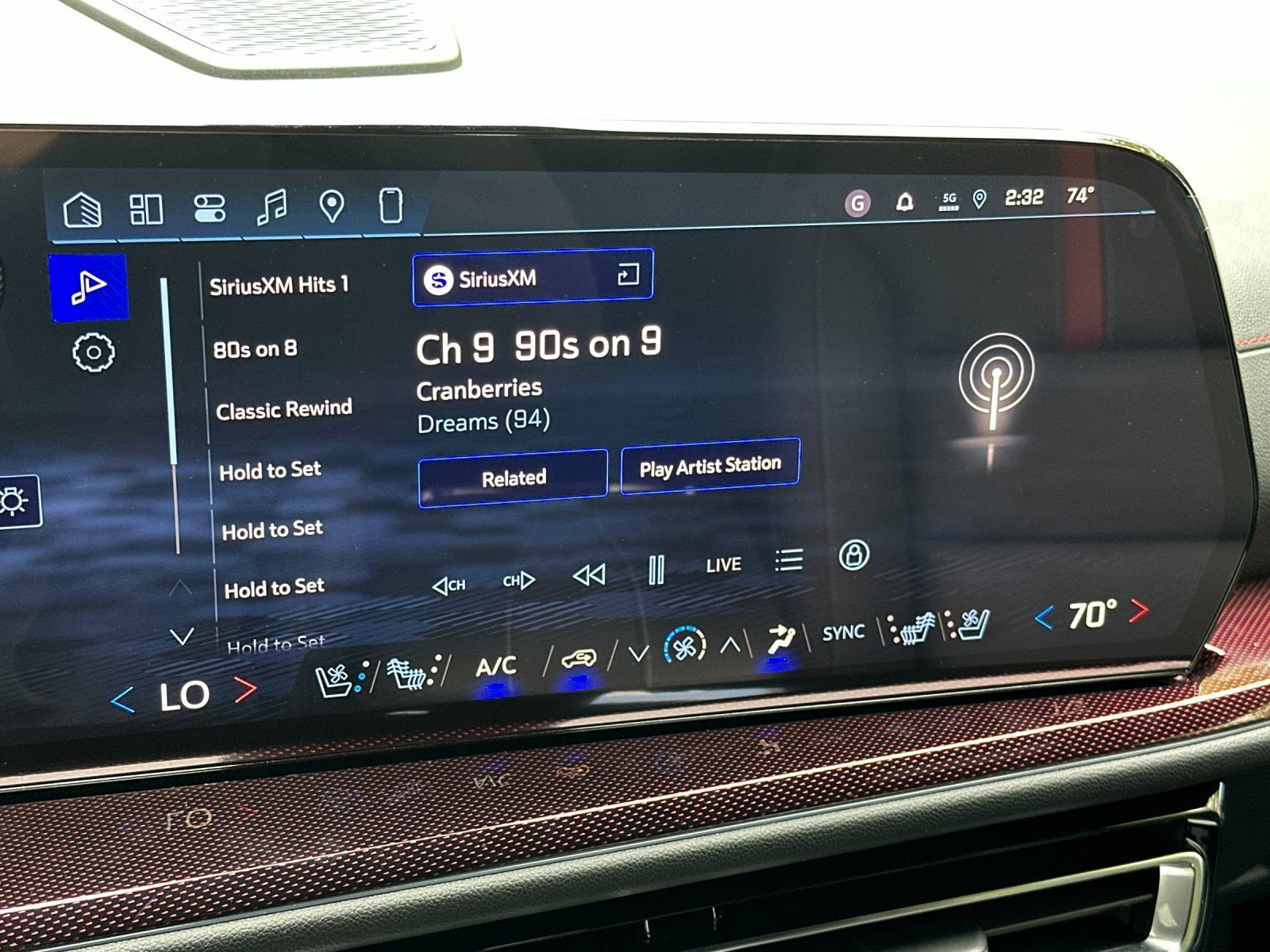 New 2026 Chevrolet Traverse RS w/ LPO, Floor Liner Package image 23