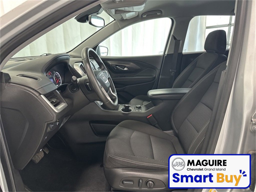 Used 2022 GMC Terrain SLE w/ Driver Convenience Package image 4