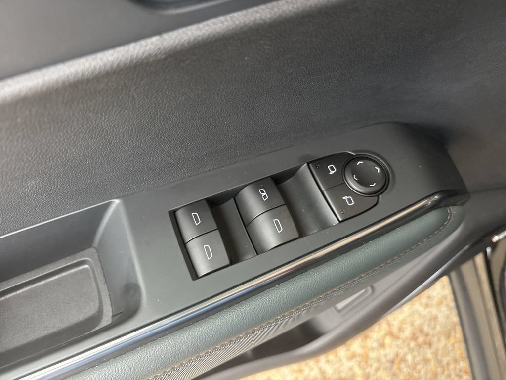 Certified 2025 GMC Acadia AT4 AWD/4WD image 23