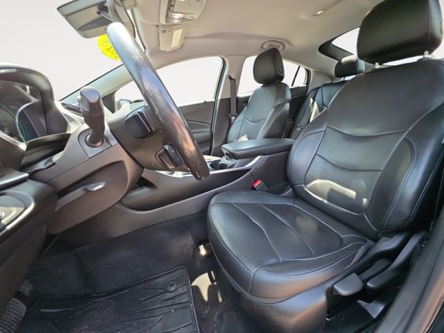 Used 2018 Chevrolet Volt Premier w/ Driver Confidence Package FWD image 9