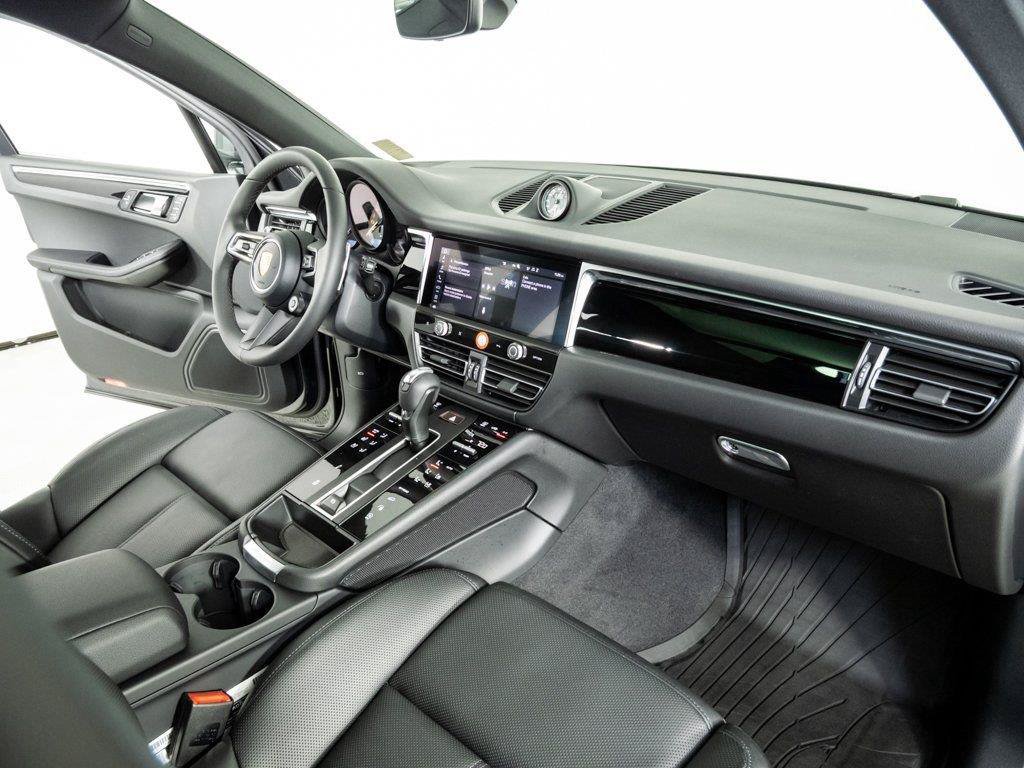 New 2026 Porsche Macan AWD/4WD image 25
