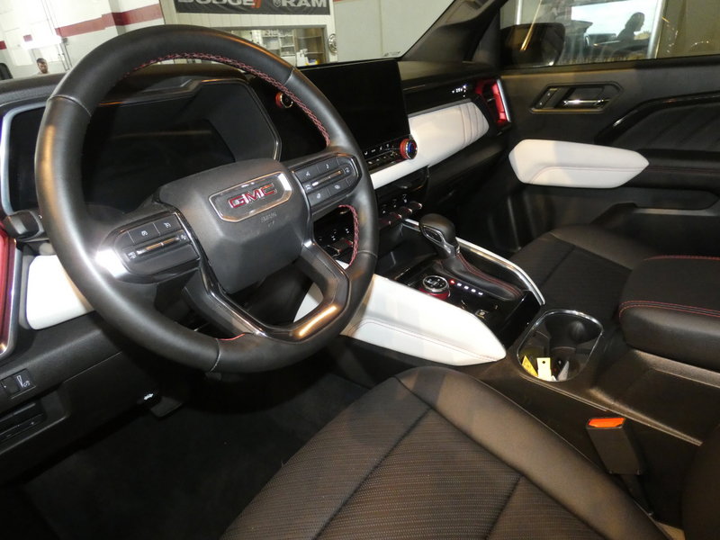 Used 2023 GMC Canyon AT4X image 9