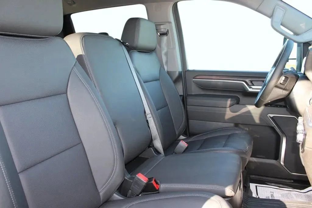 New 2026 GMC Sierra 3500 SLT image 21