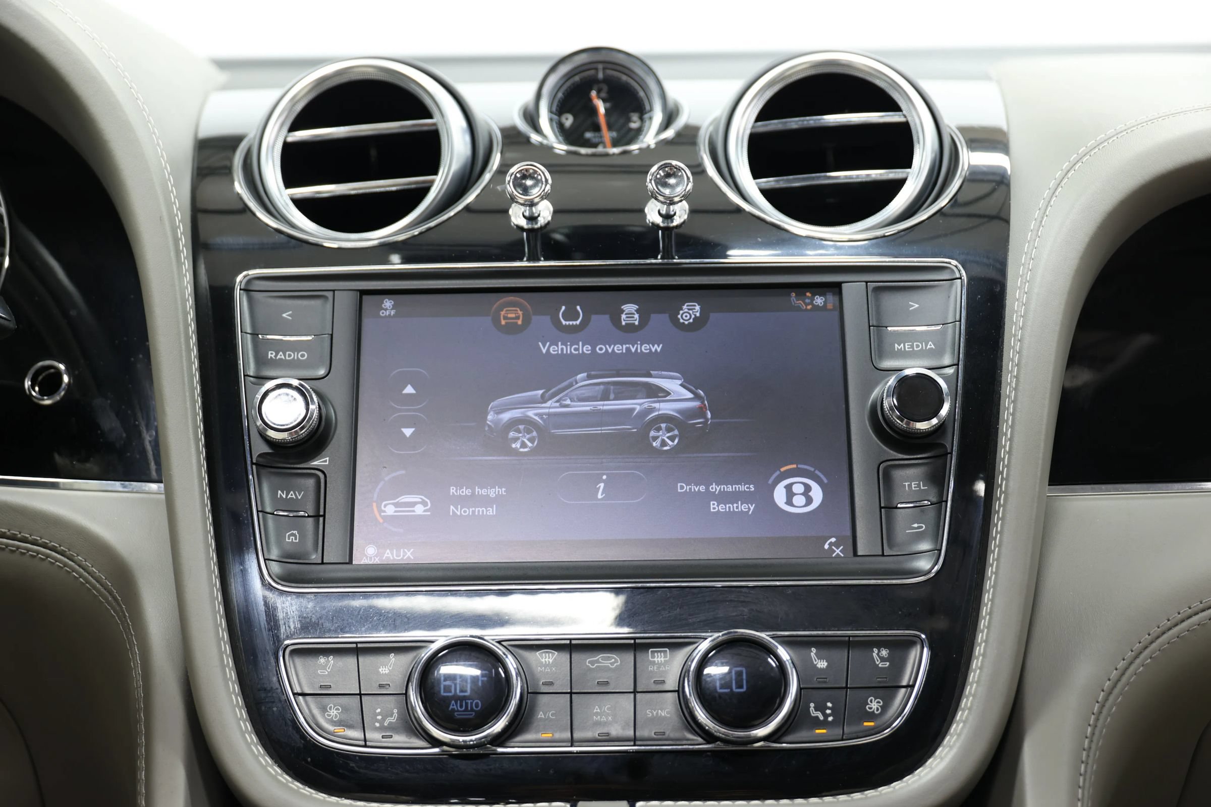 Used 2018 Bentley Bentayga Onyx Edition AWD/4WD image 35