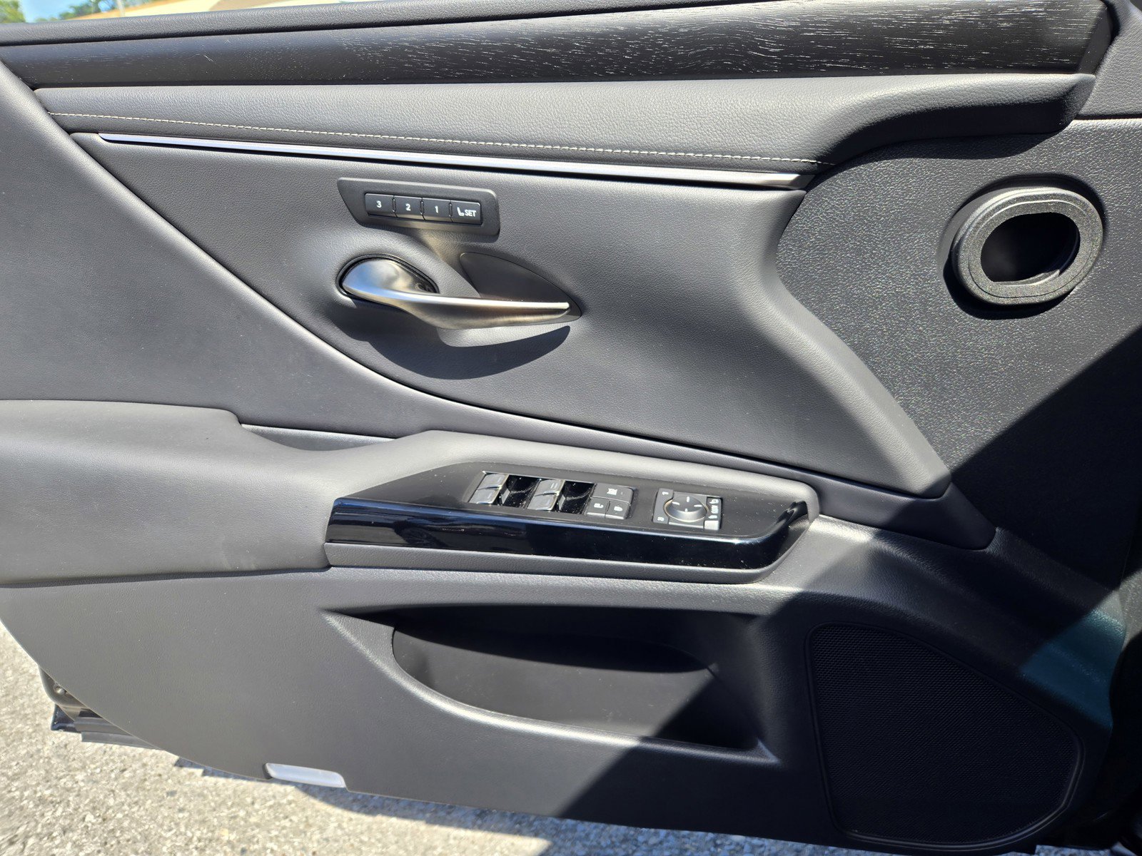 Used 2023 Lexus ES 300h w/ Premium Package FWD image 26