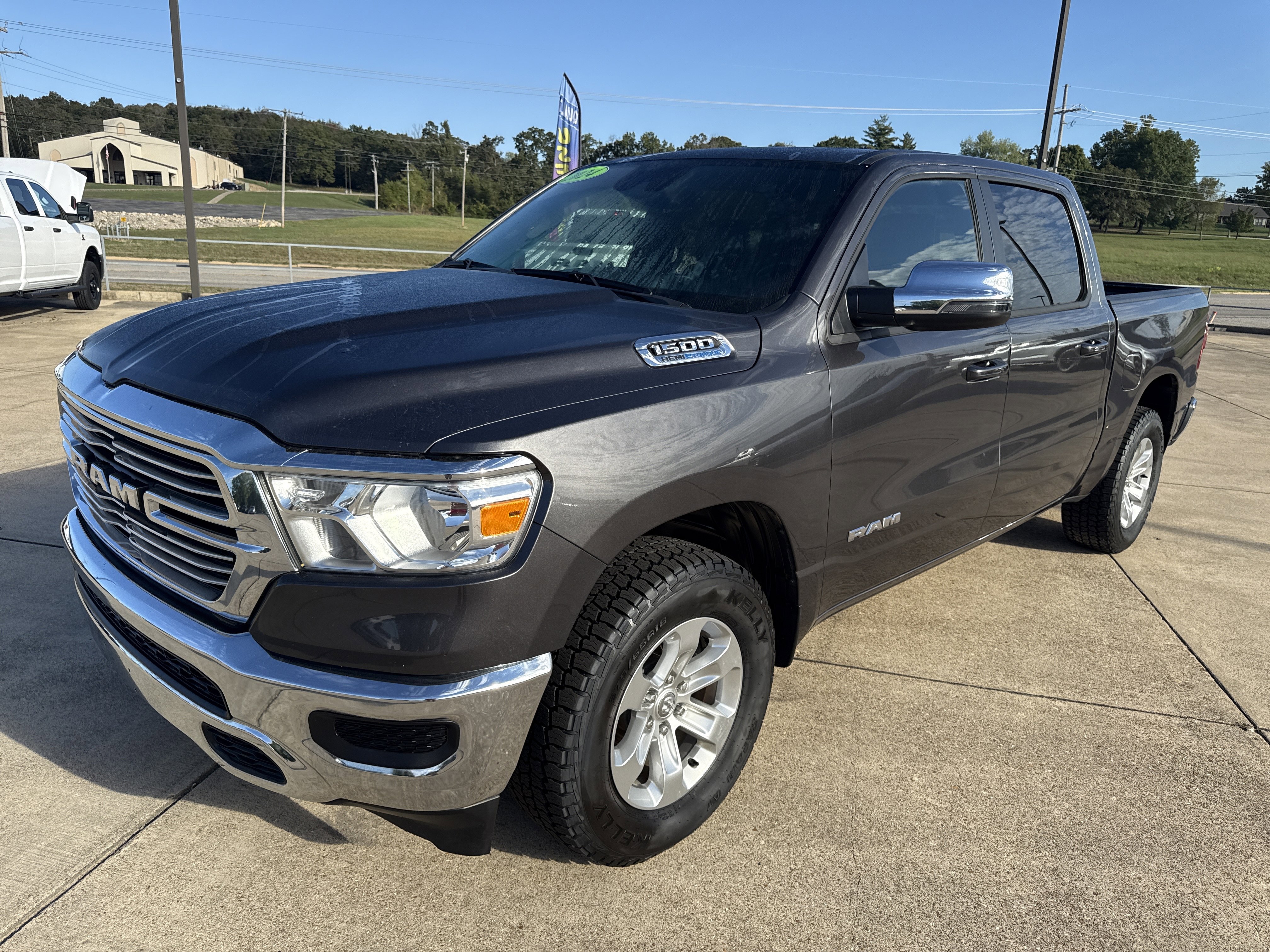 Used 2024 RAM 1500 Laramie image 2