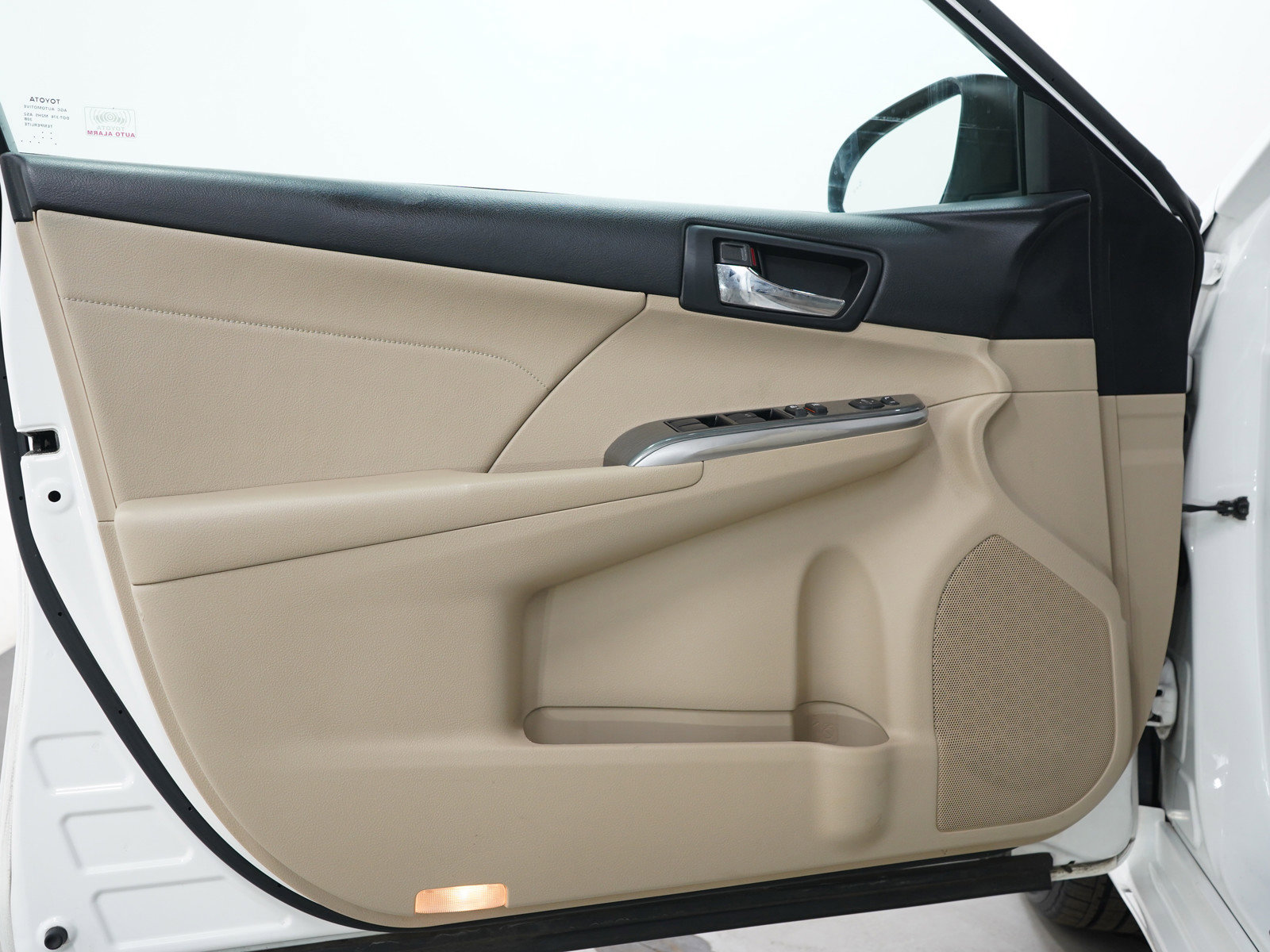 Used 2013 Toyota Camry XLE w/ Leather Pkg FWD image 18