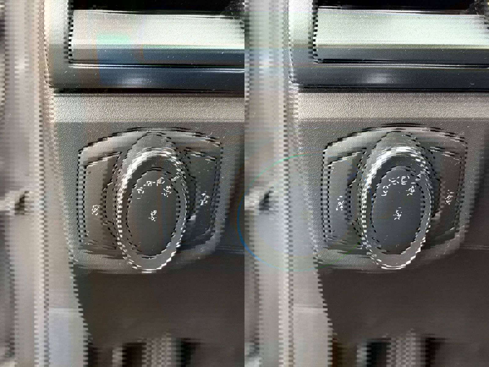 Used 2016 Ford Fusion SE image 5