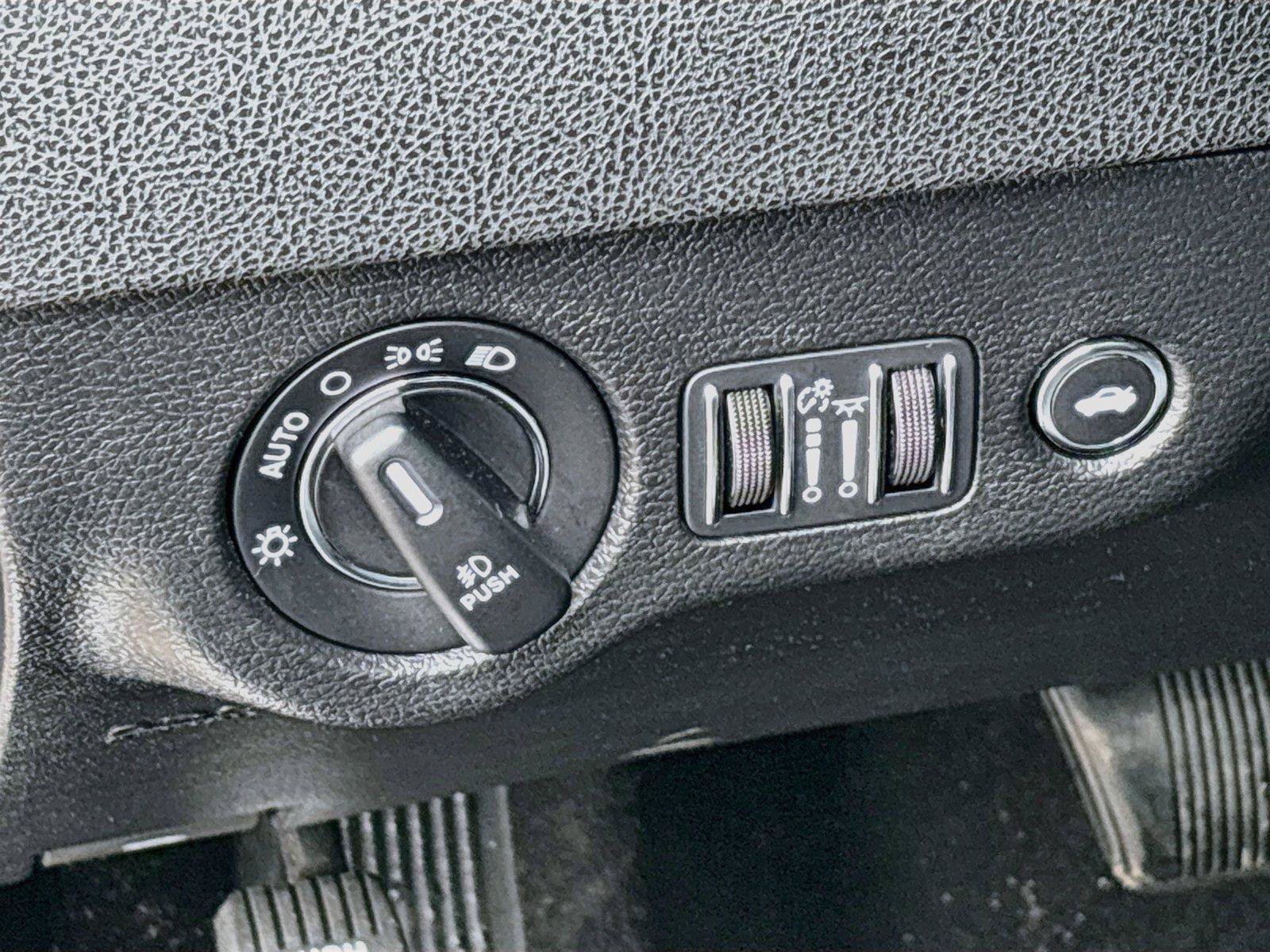 Used 2022 Chrysler 300 S w/ Comfort Group RWD image 13