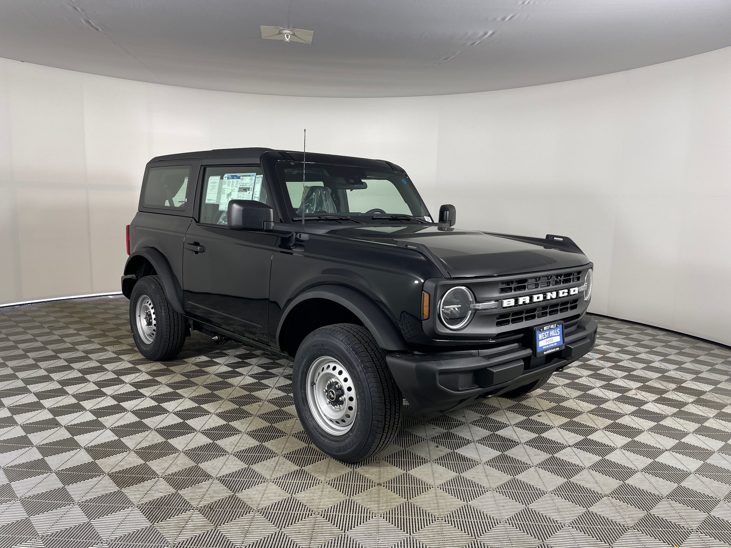 New 2025 Ford Bronco 2-Door AWD/4WD image 7