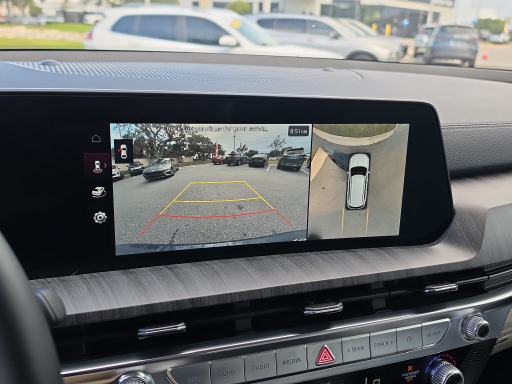 Used 2024 Kia Telluride SX w/ Towing Package FWD image 26