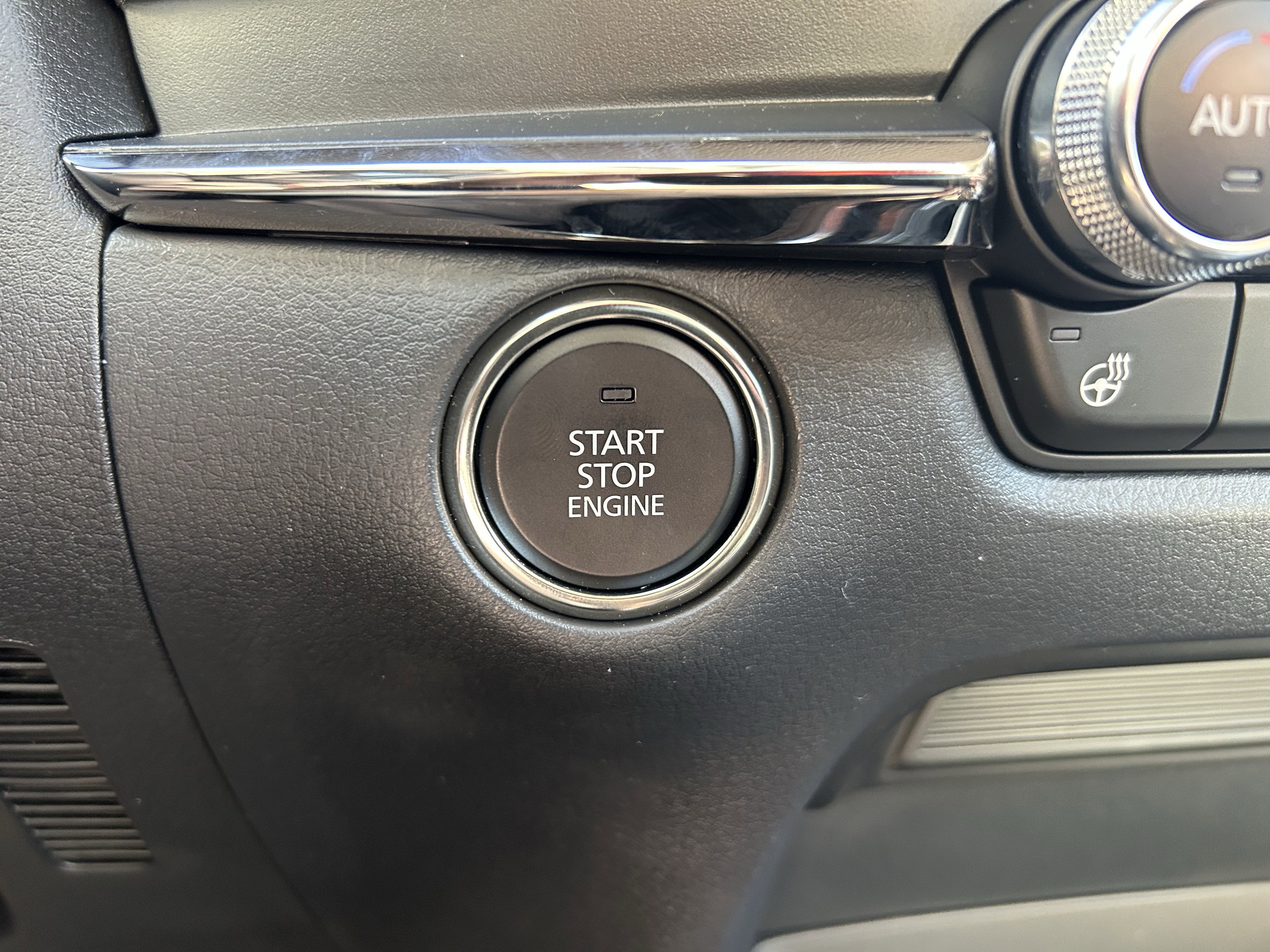 Certified 2025 MAZDA CX-30 2.5 Turbo w/ Premium Package image 17