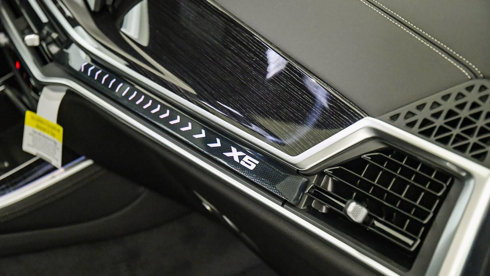 New 2026 BMW X5 xDrive40i AWD/4WD image 16
