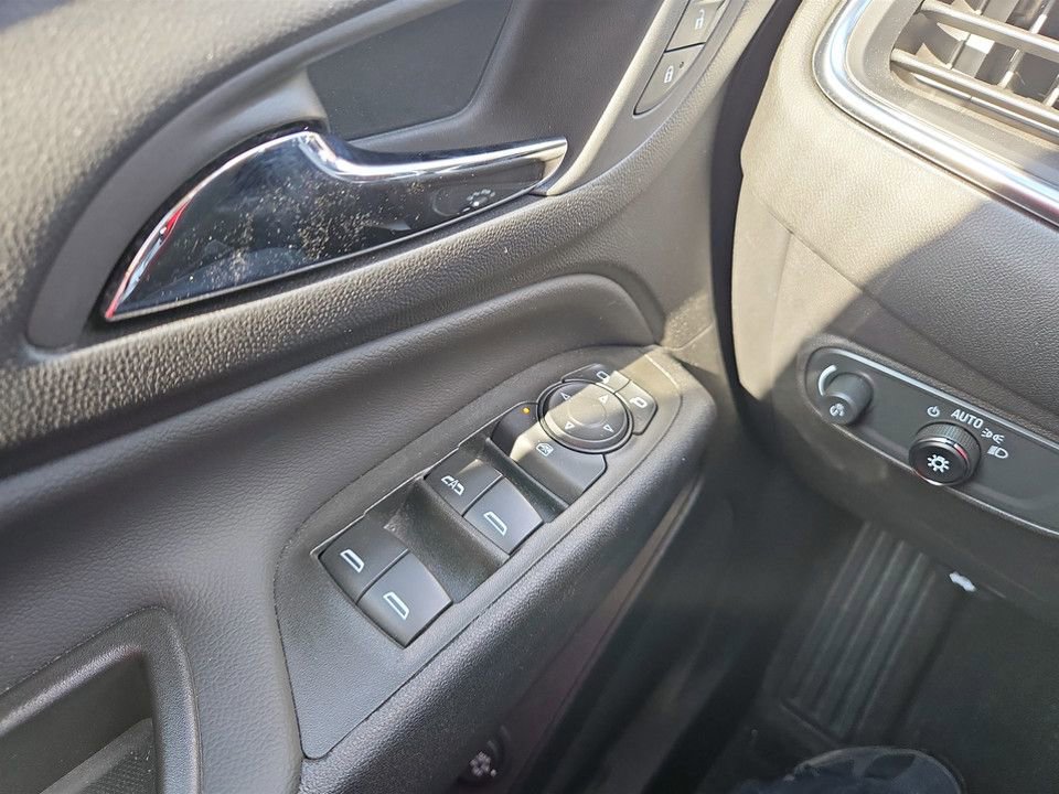 Used 2024 Chevrolet Equinox LT w/ LPO, Floor Liner Package image 22