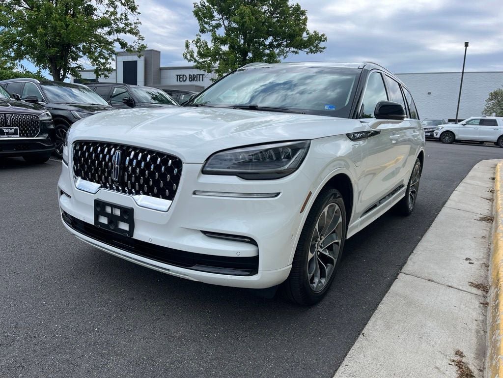 Used 2023 Lincoln Aviator Grand Touring w/ Equipment Group 301A AWD/4WD image 3