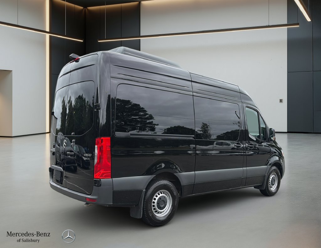 Used 2025 Mercedes-Benz Sprinter 2500 image 4