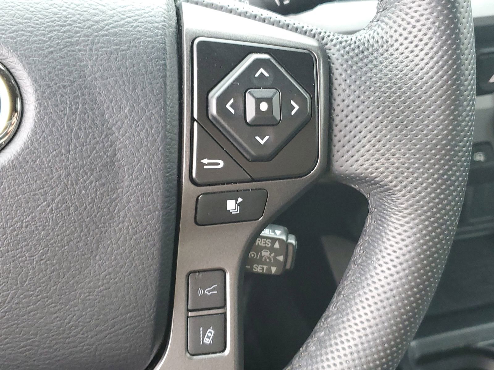 Certified 2023 Toyota Tacoma TRD Off-Road image 23