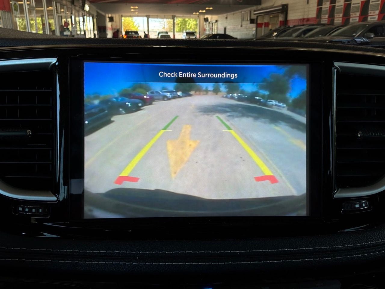 Used 2023 Chrysler Pacifica Touring-L FWD image 41