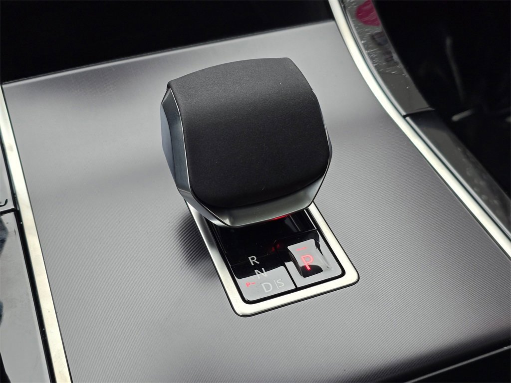 New 2026 Land Rover Range Rover Velar Dynamic SE image 14