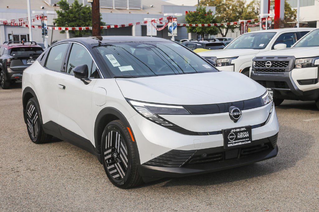 New 2026 Nissan Leaf SV+ w/ Illuminated Package FWD image 3