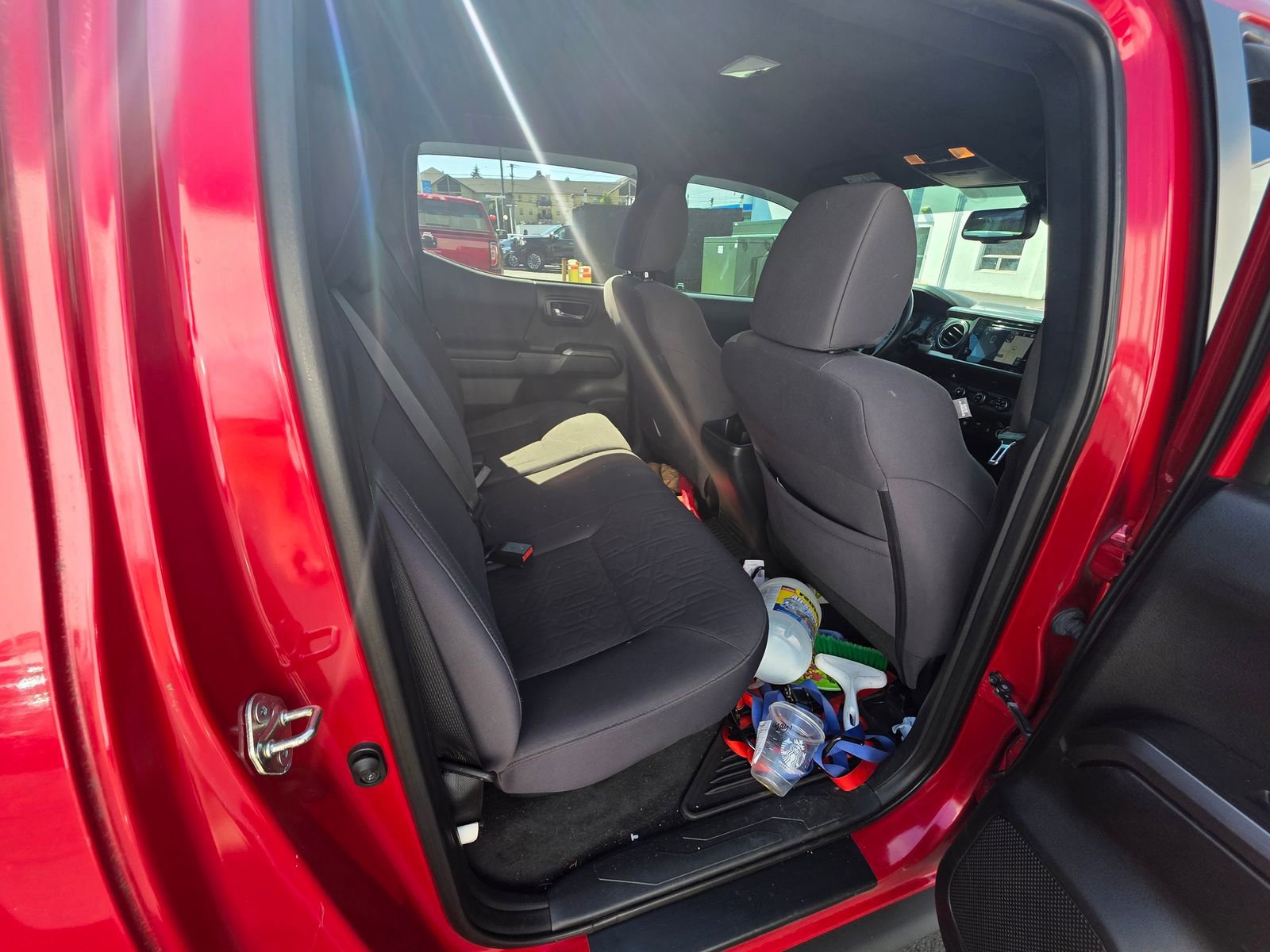 Used 2018 Toyota Tacoma TRD Sport w/ Technology Package RWD image 14