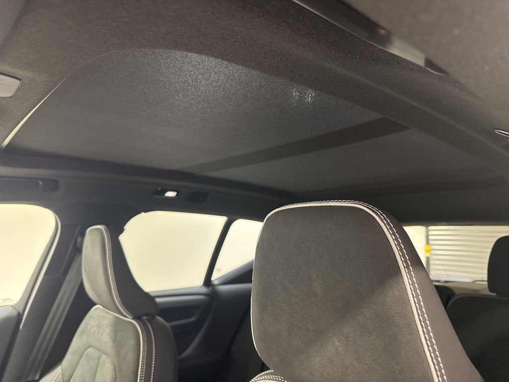 New 2026 Volvo XC40 B5 Ultra w/ Climate Package AWD/4WD image 16