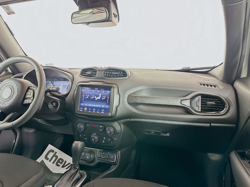 Used 2022 Jeep Renegade Altitude image 21