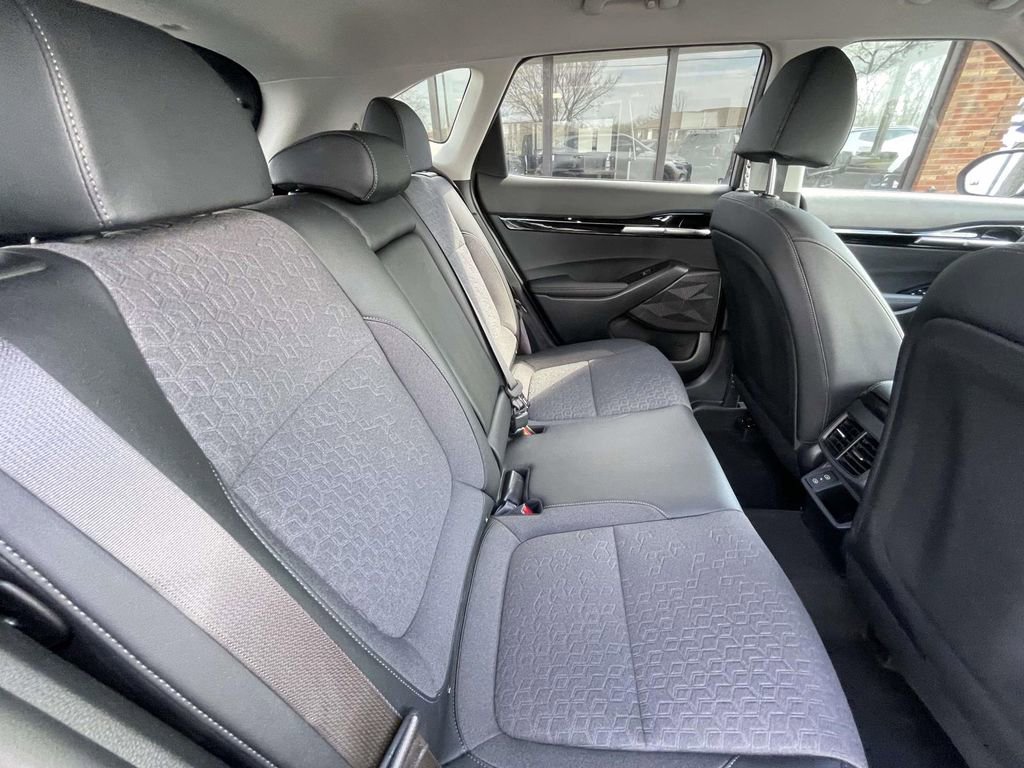 Used 2025 Kia Seltos X-Line AWD/4WD image 19