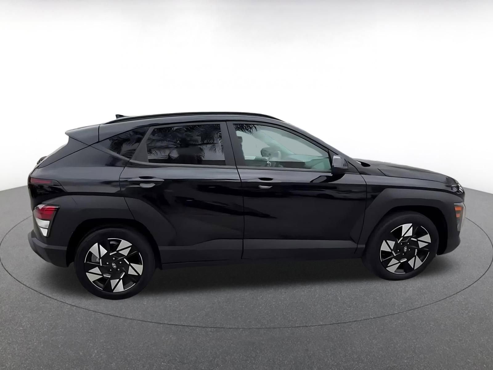 Used 2025 Hyundai Kona SEL image 16