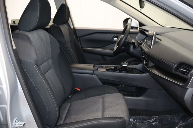 Used 2024 Nissan Rogue SV image 14