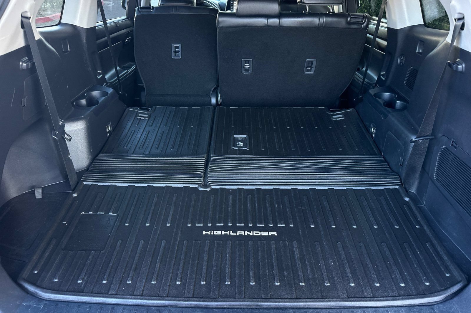 Used 2022 Toyota Highlander XLE FWD image 15