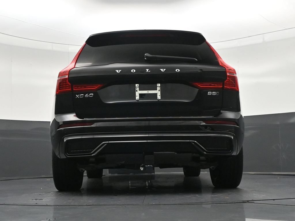 Certified 2024 Volvo XC60 B5 Plus w/ Protection Package Premier AWD/4WD image 25