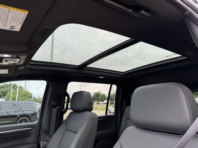 New 2026 Chevrolet Suburban Z71 w/ Comfort Package AWD/4WD image 26
