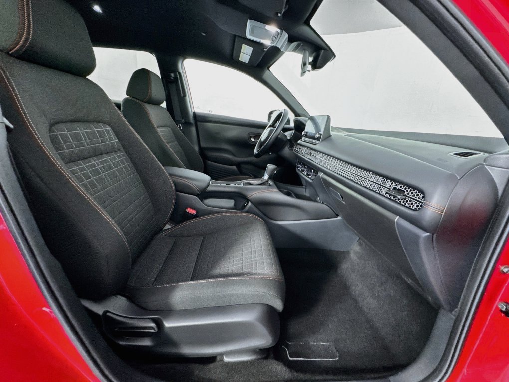 Used 2025 Honda HR-V Sport image 35