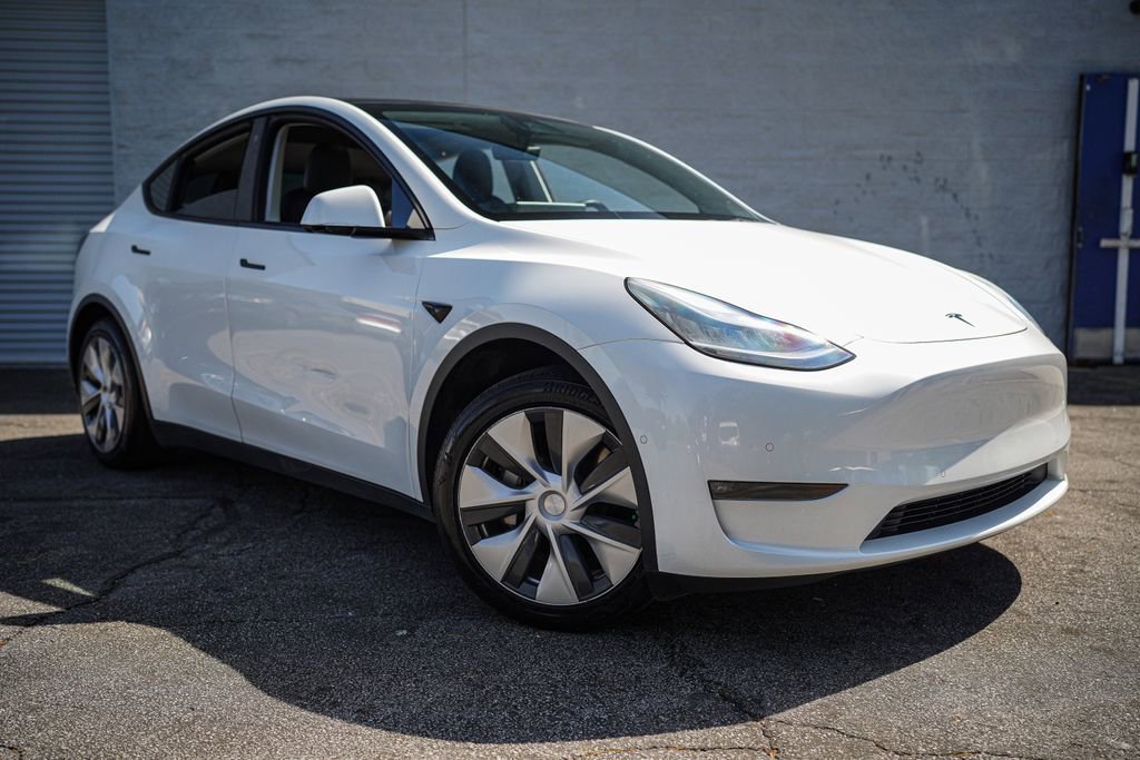 Used 2021 Tesla Model Y Long Range image 9