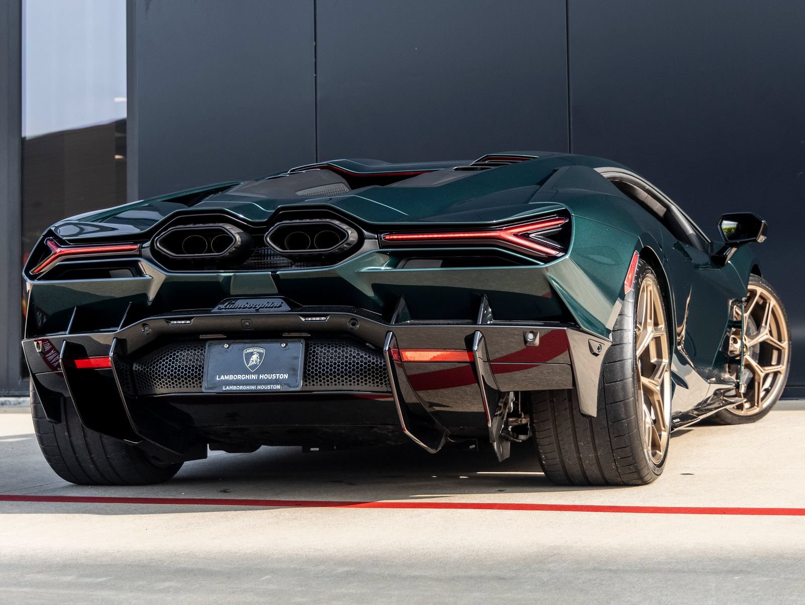 Used 2025 Lamborghini Revuelto AWD/4WD image 9