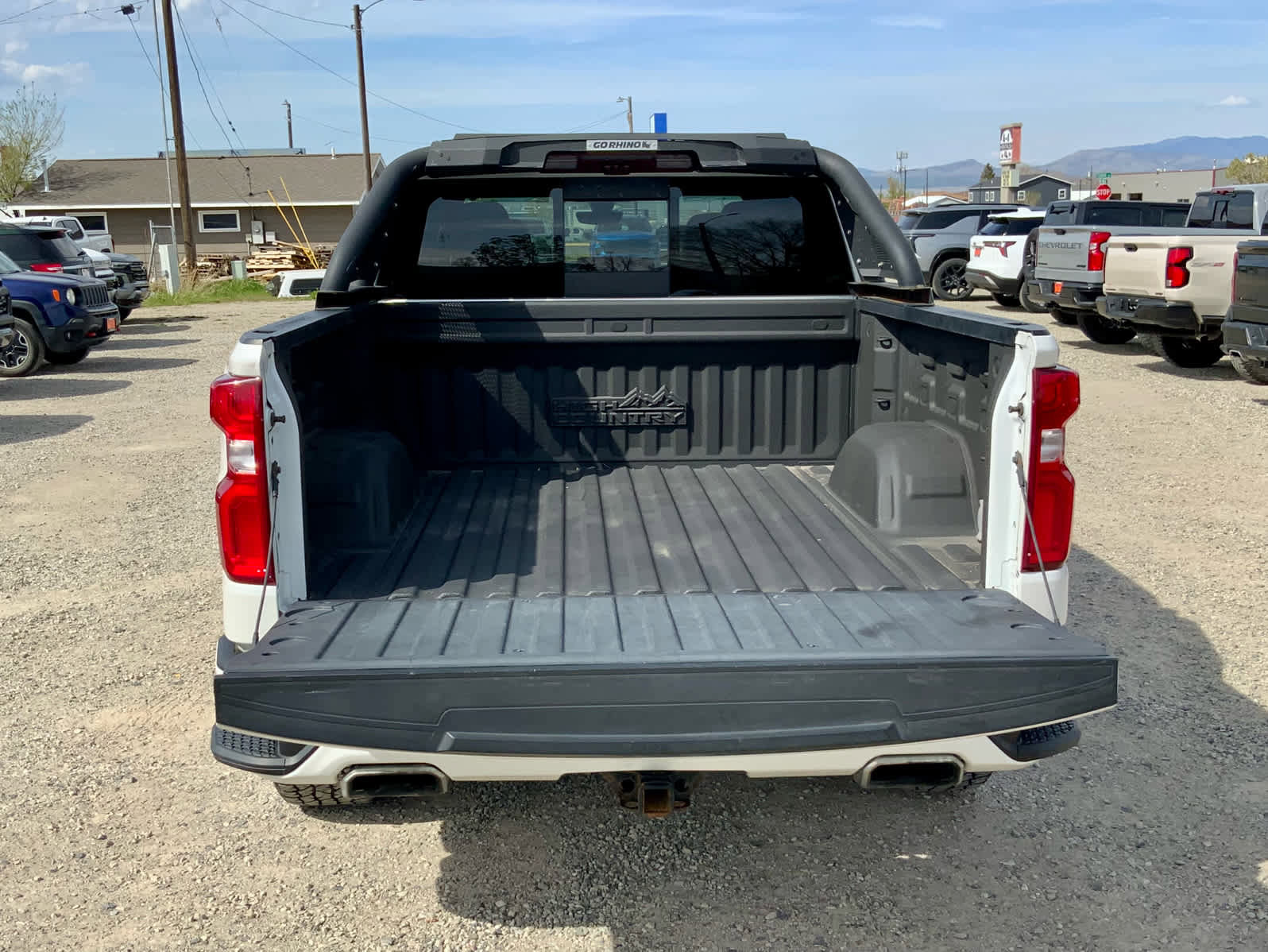 Used 2021 Chevrolet Silverado 1500 High Country w/ Technology Package AWD/4WD image 23