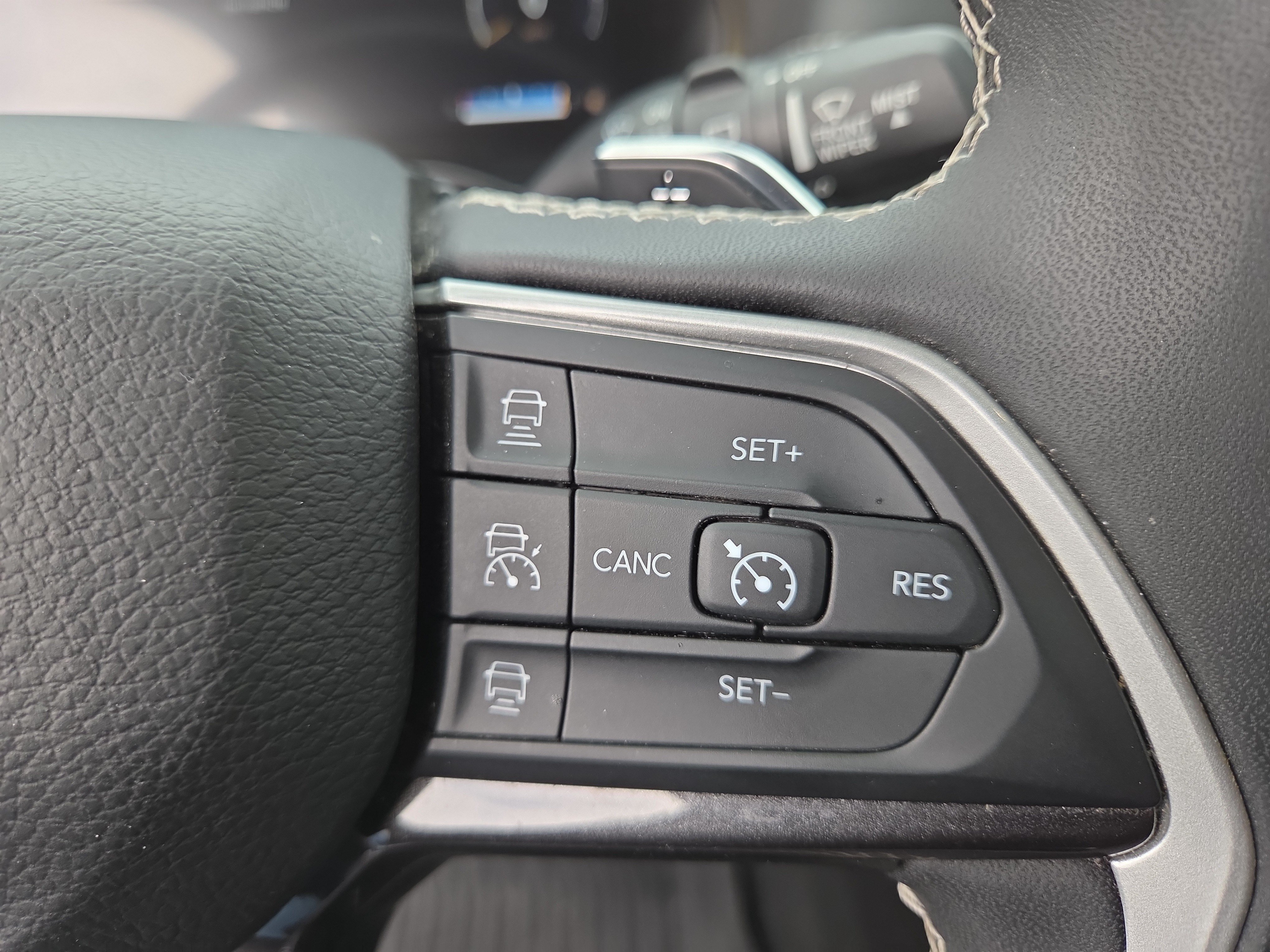 Used 2023 Jeep Grand Cherokee Laredo AWD/4WD image 29