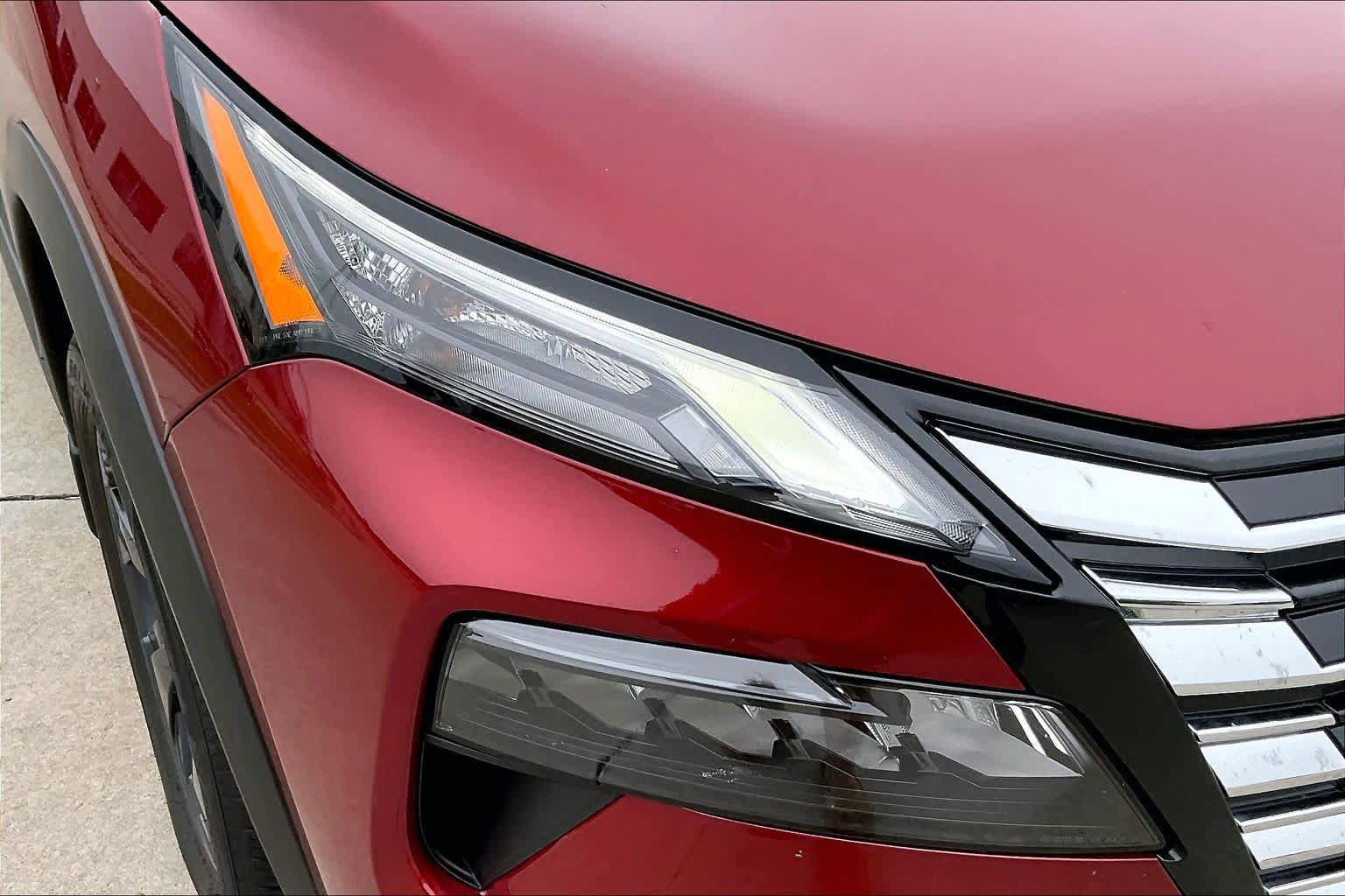 Used 2024 Nissan Rogue SV w/ SV Premium Package FWD image 27