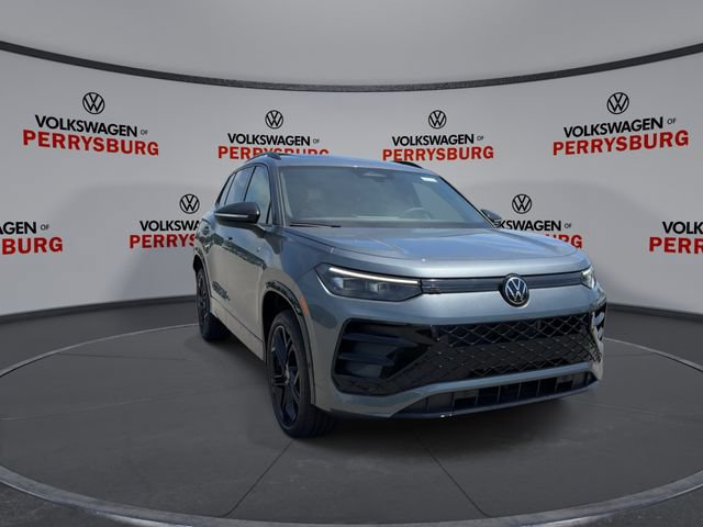New 2026 Volkswagen Tiguan SE R-Line AWD/4WD image 2