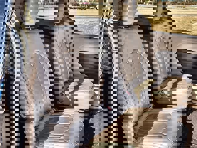 Used 2020 Chrysler Pacifica Touring-L w/ Tire & Wheel Group image 14