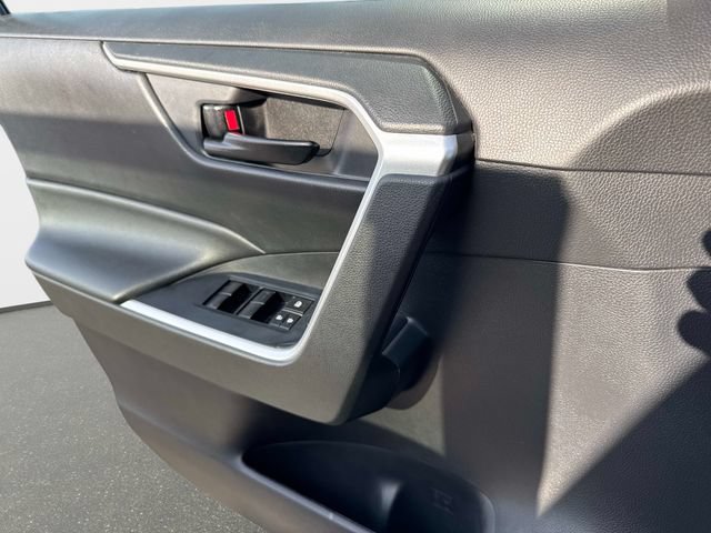Used 2020 Toyota RAV4 LE w/ All Weather Liner Package AWD/4WD image 16