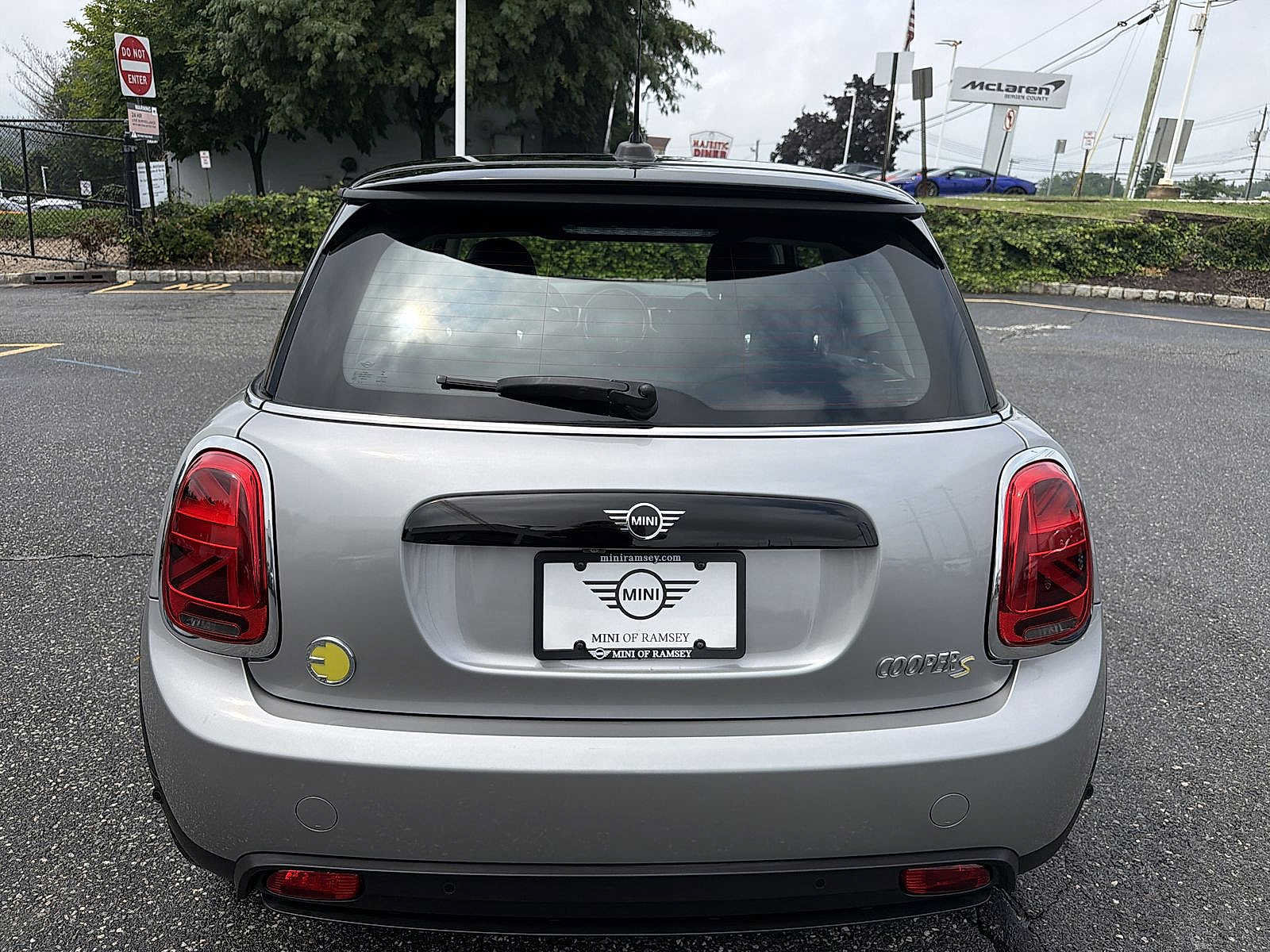 Used 2024 MINI Cooper SE w/ Signature Upholstery Package FWD image 13