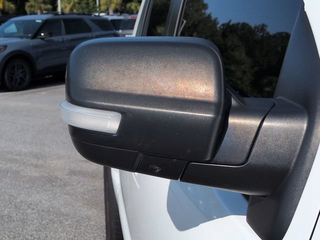 Used 2020 Nissan Titan SV w/ SV Convenience Package RWD image 12