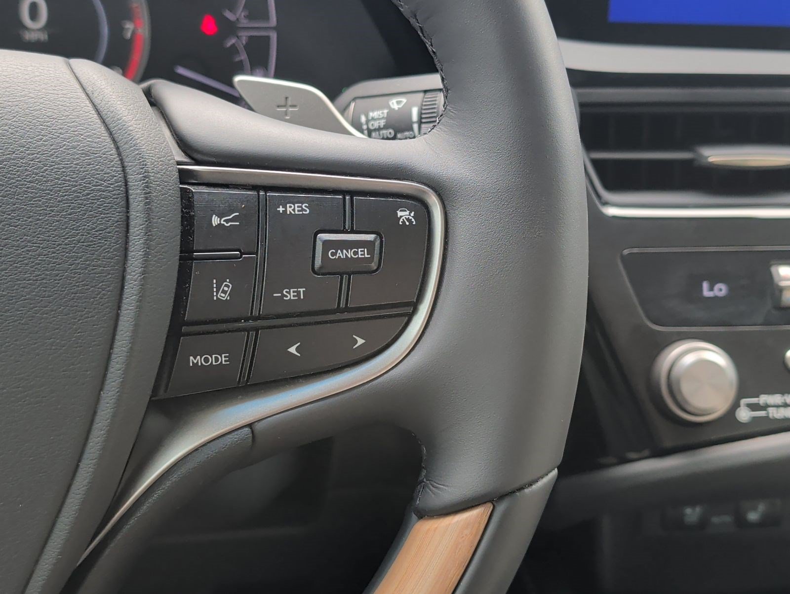 Used 2024 Lexus ES 350 w/ Technology Package FWD image 15