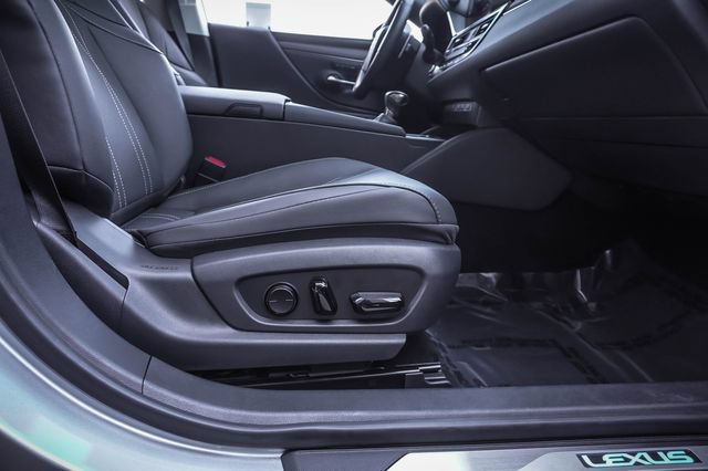Certified 2025 Lexus ES 300h w/ Luxury Package FWD image 23