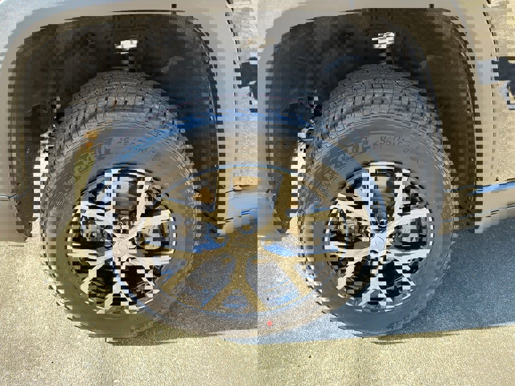 New 2025 Jeep Grand Cherokee Limited image 9